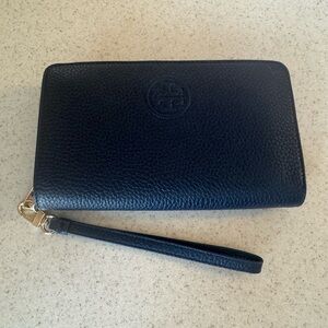 New with tags Tory Burch wristlet wallet